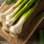 Le poireau. C'est le super aliment de l'élimination rénale et de l'immunité. Il est particulièrement riche en fibres anti-constipation et coupe-faim et traditionnellement utilisé pour "nettoyer" le système digestif. Ne gardez que le blanc si vous avez un système digestif fragile.